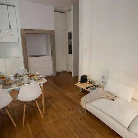 Διαμέρισμα Bairro Alto 17 *